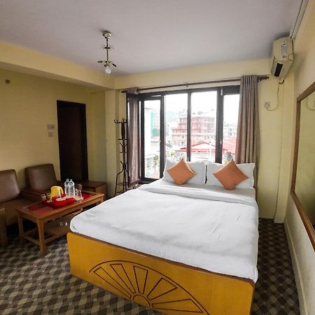 Hotel Travel Inn Pokhara Zewnętrze zdjęcie